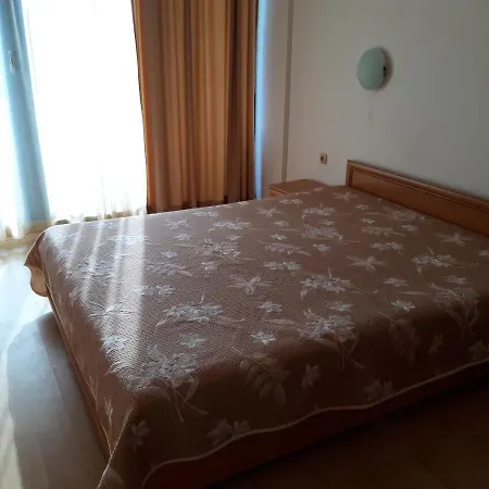 Отель Тракия Приватные Апартаменты Appartement Sunny Beach